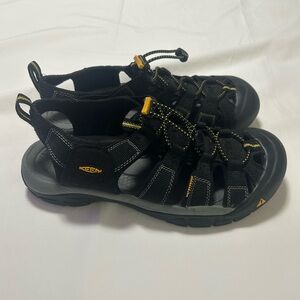 KEEN Men's Newport H2 Closed Toe Water Sandal